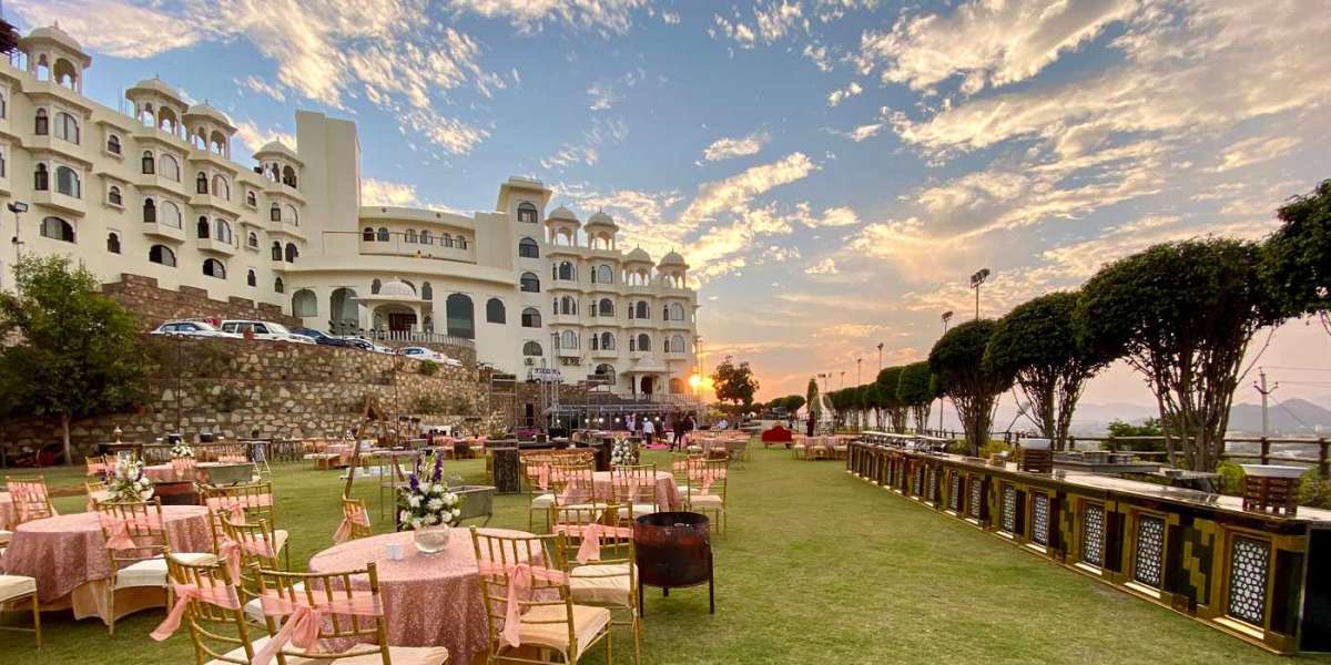 Top Resorts in Udaipur: Where Luxury Meets Great Deals