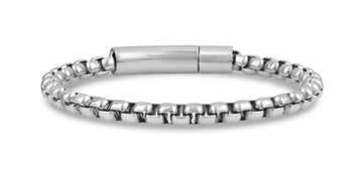Personalized Style: A Guide to Men’s Engraved Bracelets